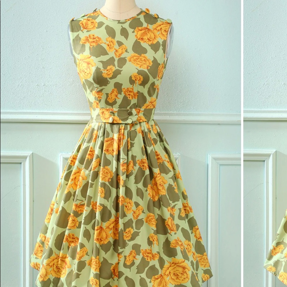 EUC Vintage floral green dress with belt